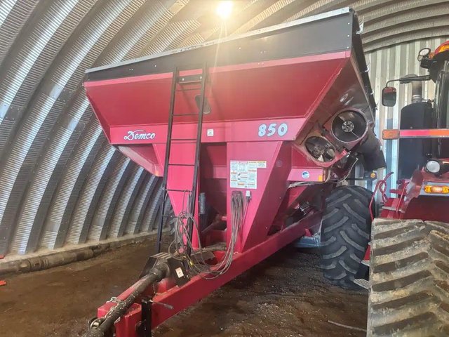 2011 Demco 850 Chariot à Grain