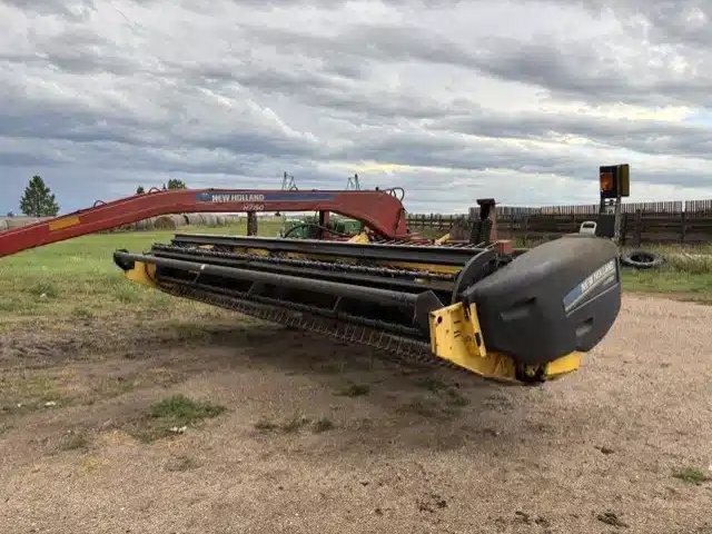 2015 New Holland H7150 Faucheuse-conditionneuse