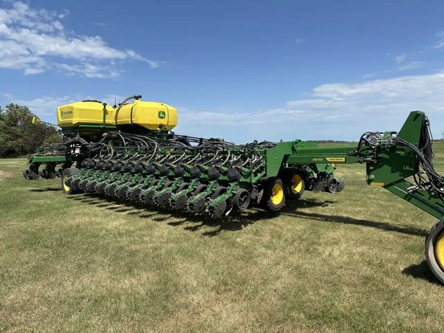 2022 John Deere DB66 Planteur