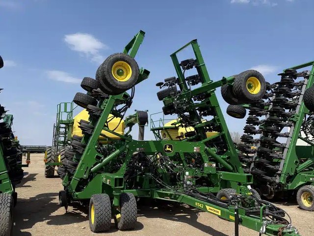 2025 John Deere N542 Semoir à air
