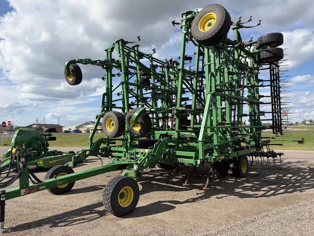 2023 John Deere 2230FH Cultivateur