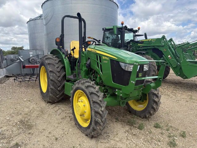 2022 John Deere 5075E Tracteur