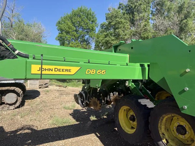 2022 John Deere DB66 Planteur