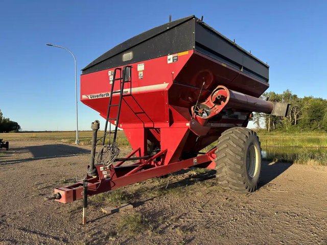 2015 Unverferth 8250 Chariot à Grain