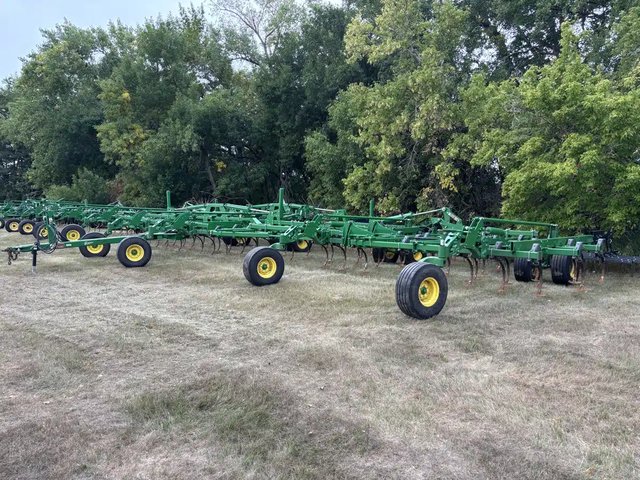 2018 John Deere 2230FH Cultivateur