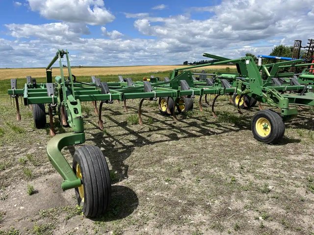 2010 John Deere 2410 Cultivateur Sous-soleur
