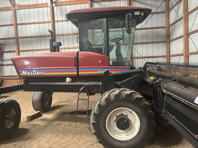 2007 MacDon 9352C Andaineur