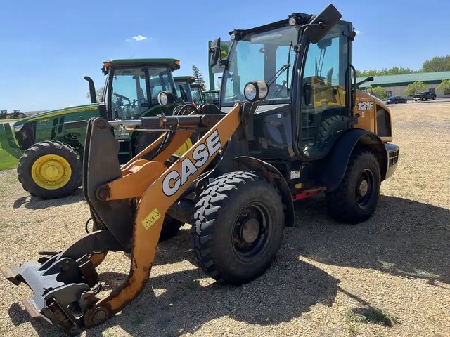 2018 Case 121F Chargeur sur roues