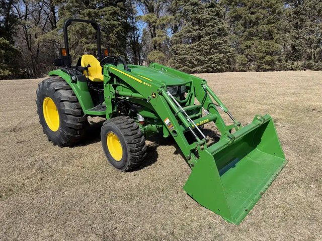 2025 John Deere 4066M Tracteur