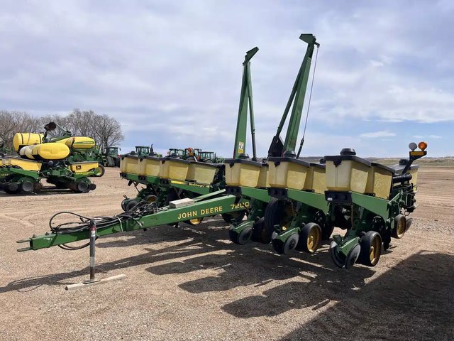1989 John Deere 7200 Planteur