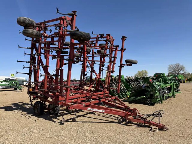 Case IH 4300 Cultivateur