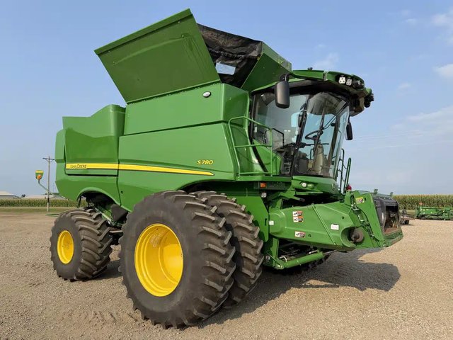 2024 John Deere S780 Batteuse
