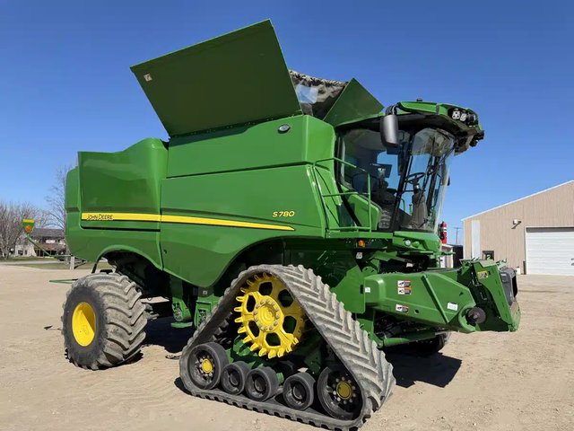 2024 John Deere S780 Batteuse