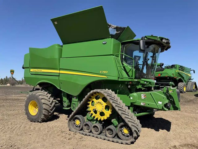 2024 John Deere S780 Batteuse