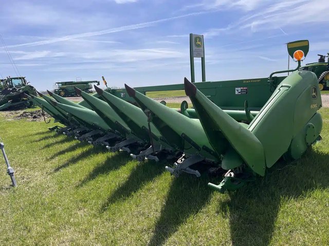 2009 John Deere 608C Nez - Maïs