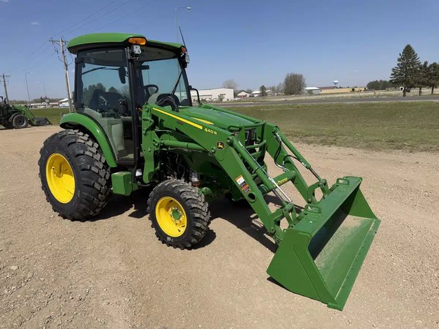 John Deere 4066R Tracteur