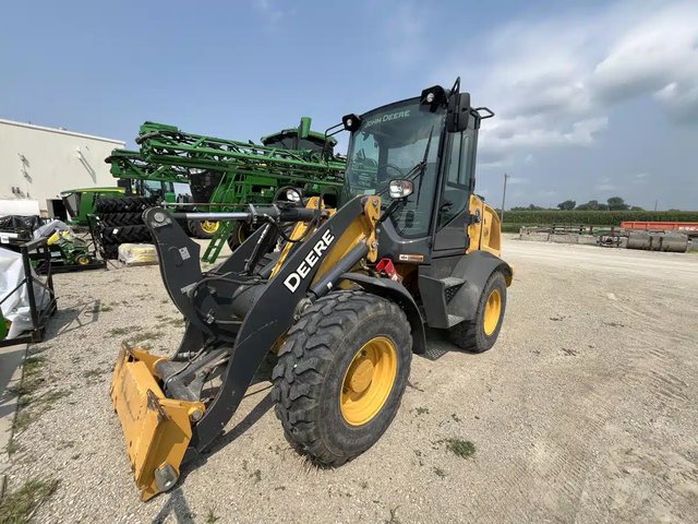 2021 John Deere 324L Chargeur sur roues