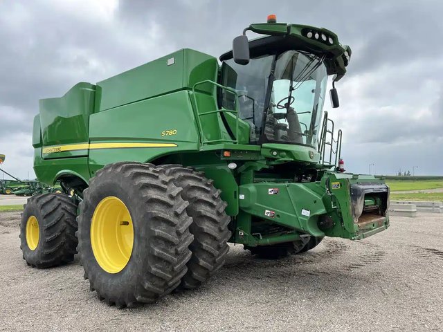 2018 John Deere S780 Batteuse