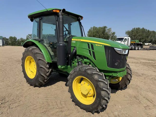 2021 John Deere 5090E Tracteur