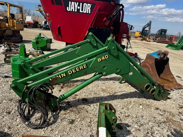 2000 John Deere 840 Tracteur avec chargeur