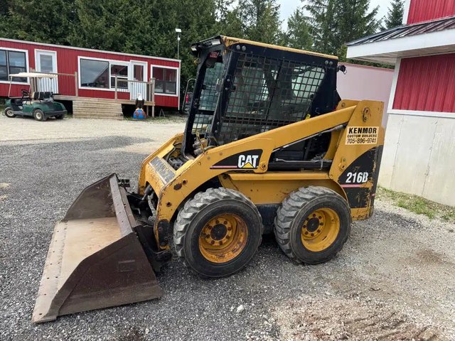 Caterpillar 216b chargeuse à direction à glissement