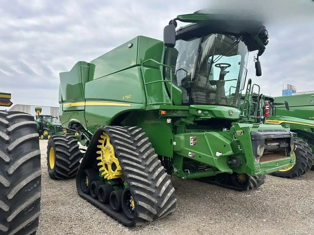 2024 John Deere S780 Batteuse
