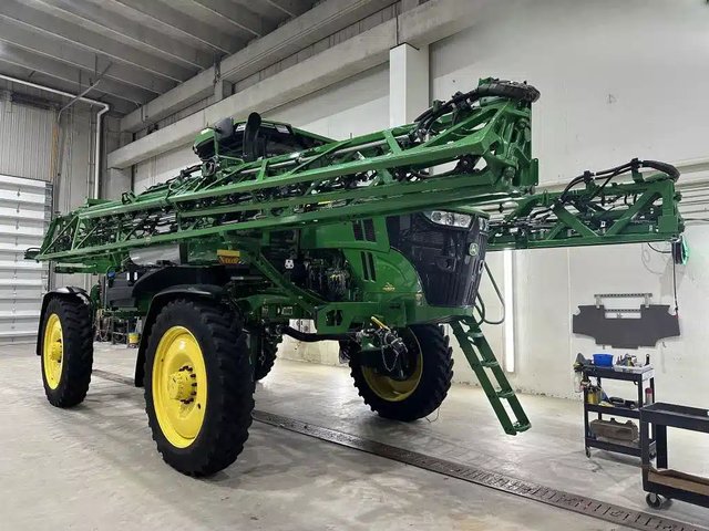 2025 John Deere 412R Arroseur - Automoteur