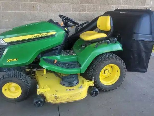 2018 John Deere X580 Tracteur à pelouse