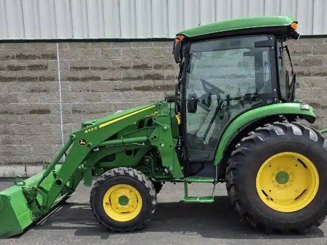 2023 John Deere 4066R Tracteur