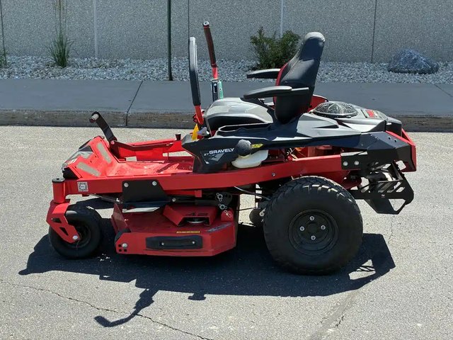 2023 Gravely 918008 ZT X 42 Tondeuse à rayon de braquage zéro