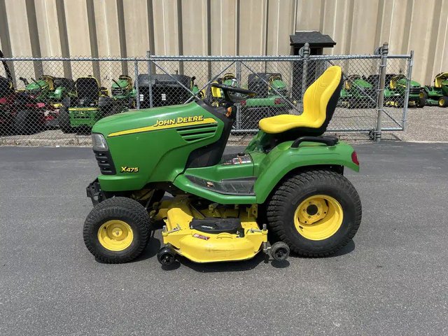 2002 John Deere X475 Tracteur à pelouse