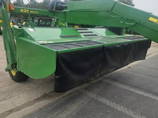 2020 John Deere 835 Faucheuse-conditionneuse à disques