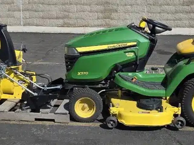 2016 John Deere X570 Tracteur à pelouse