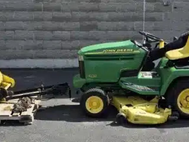John Deere 345 Tracteur à pelouse
