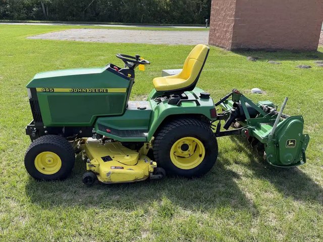 1998 John Deere 445 Tracteur à pelouse