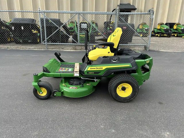 2026 John Deere Z320R Tondeuse à rayon de braquage zéro