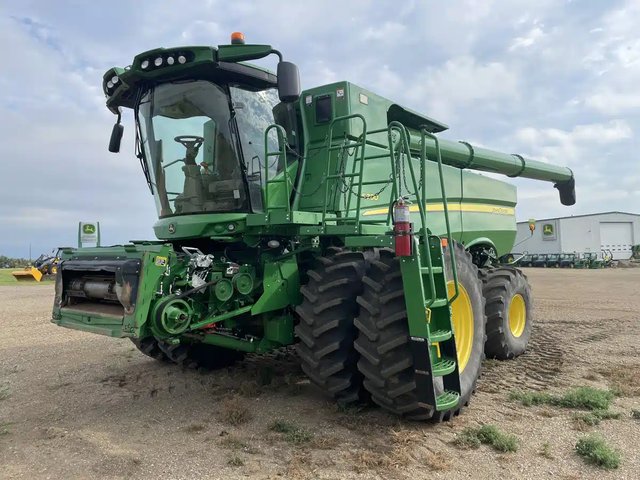 2020 John Deere S780 Batteuse
