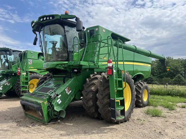 2019 John Deere S780 Batteuse