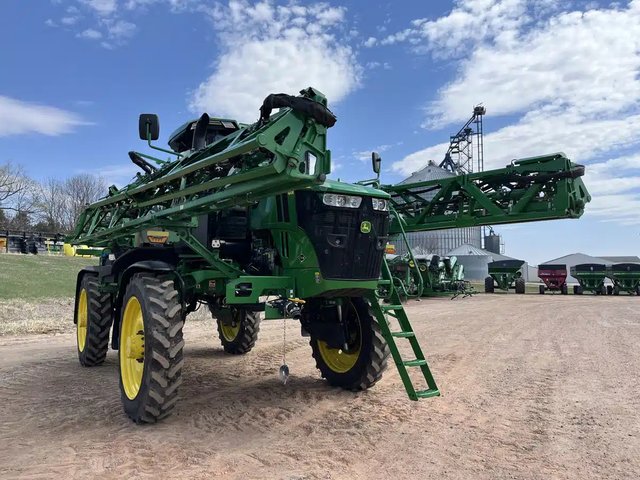2024 John Deere 410R Arroseur - Automoteur