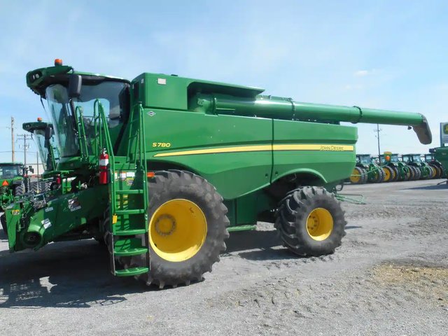 2019 John Deere S780 Batteuse