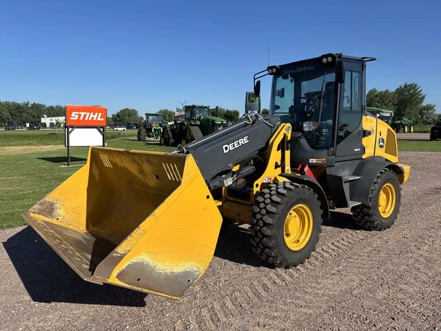 2024 John Deere 326D chargeuse à direction à glissement