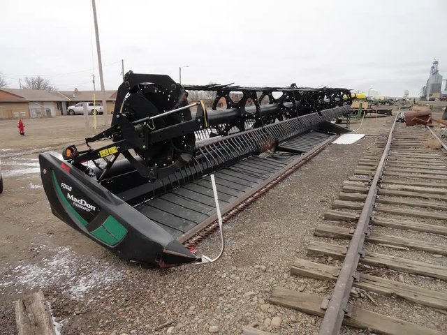 2019 MacDon FD140