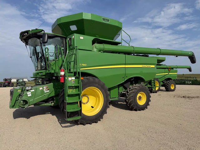 2021 John Deere S780 Batteuse