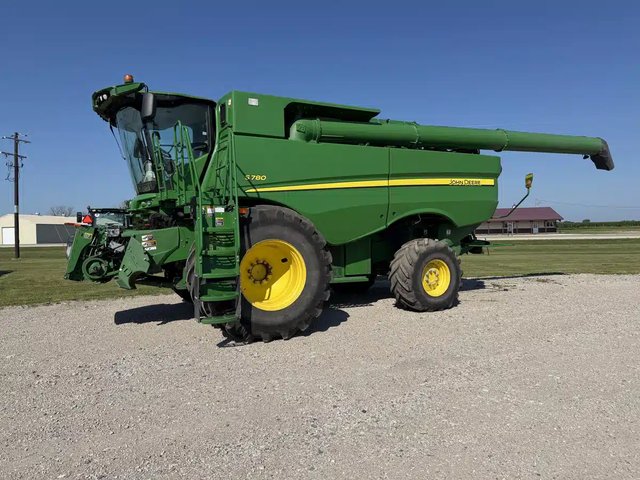 2018 John Deere S780 Batteuse