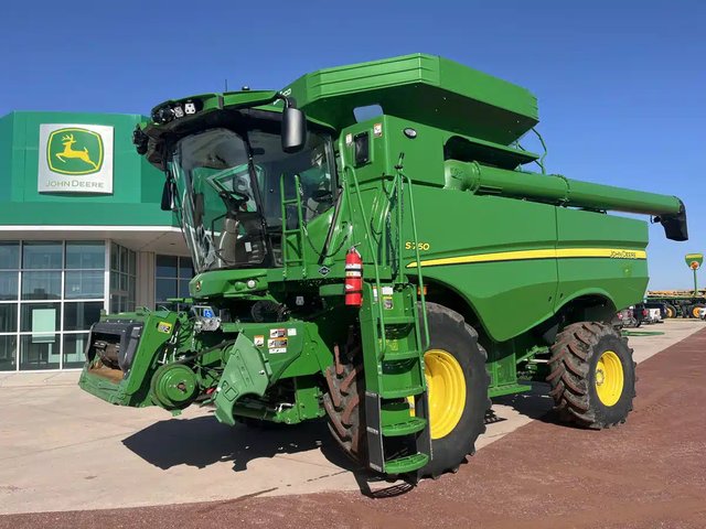 2023 John Deere S760 Batteuse