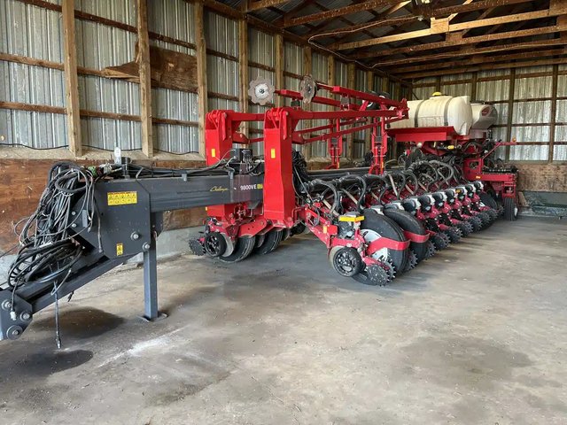 2019 Agco White 9824 Planteur