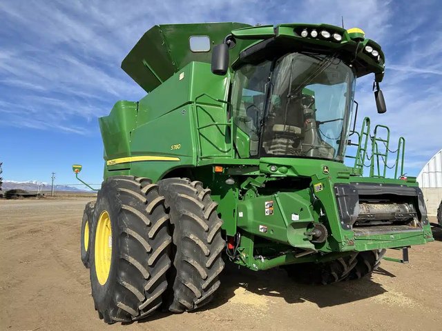 2021 John Deere S780 Batteuse