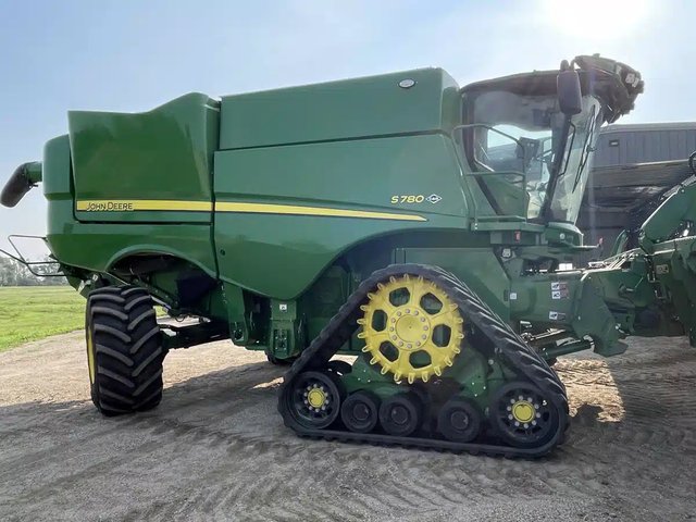2024 John Deere S780 Batteuse