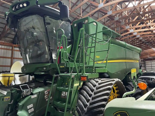 2019 John Deere S780 Batteuse