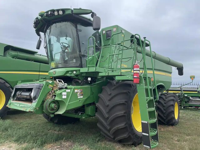 2024 John Deere S780 Batteuse